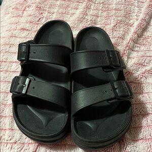 Source Unknown Black Buckle Sandals